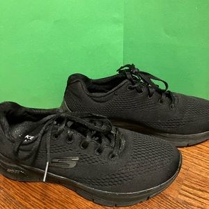 Skechers Arch-fit Air-cooled Tennis Shoes Size 7.5 Women’s